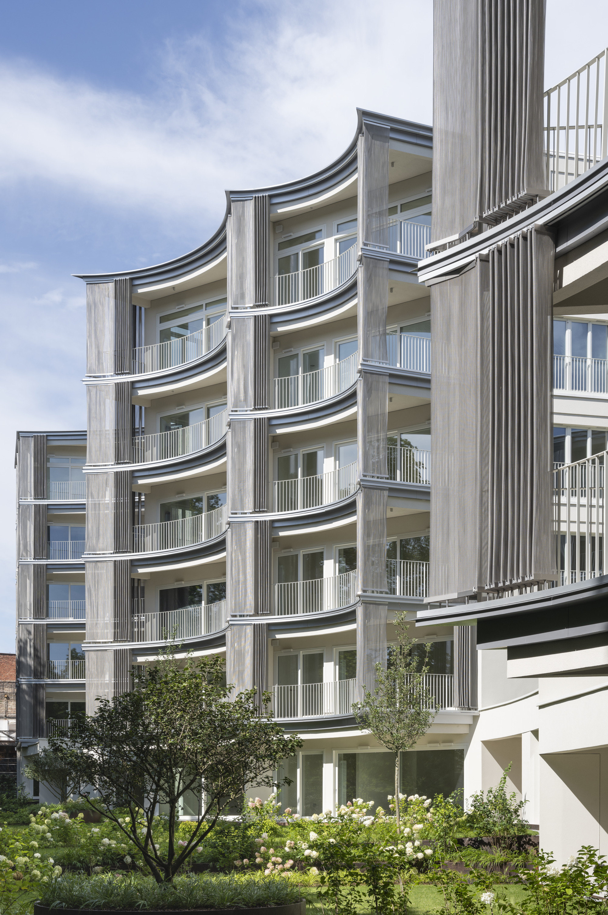 0889c9b8-8f77-458b-ab40-72a75c53e04e