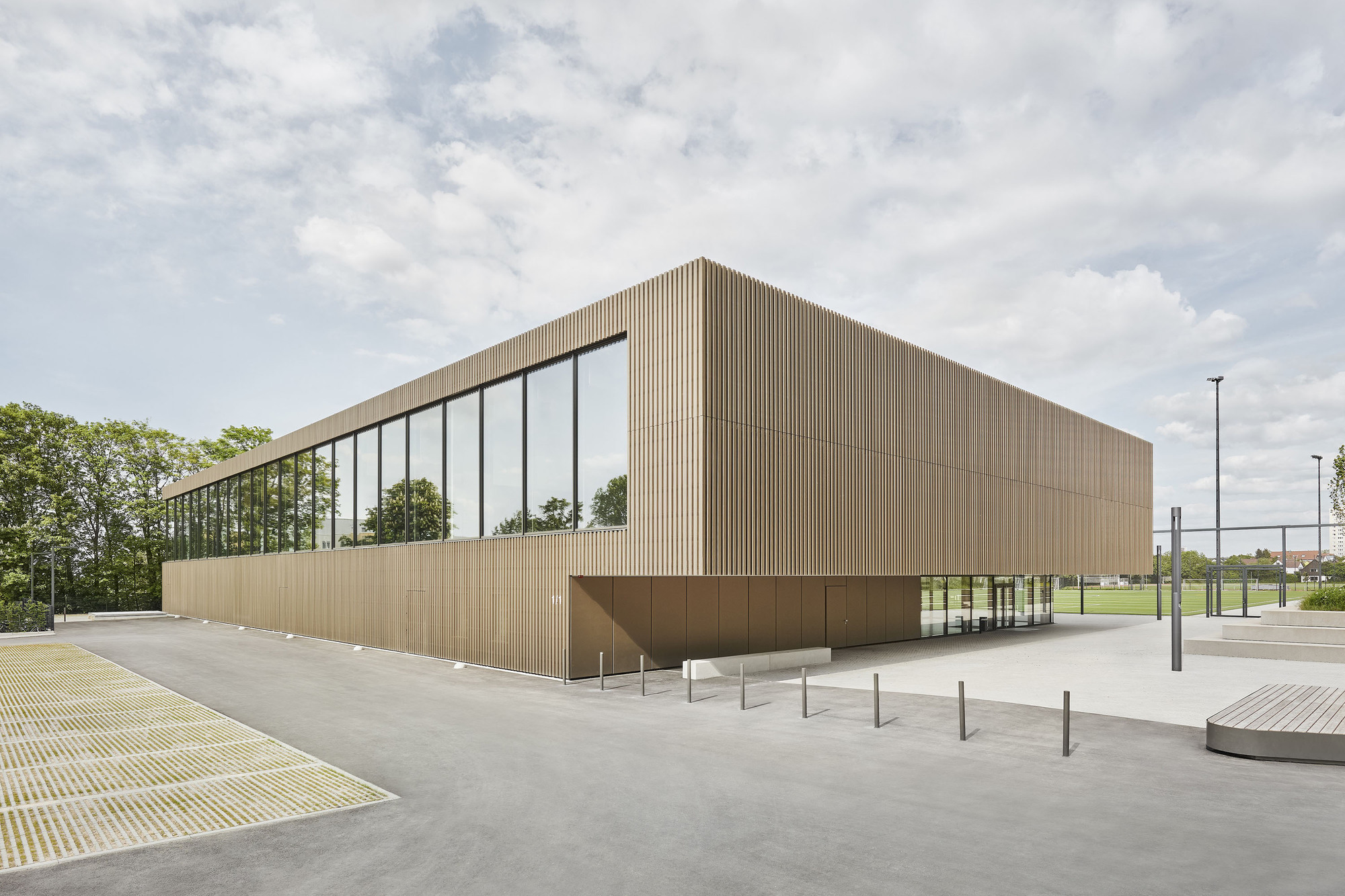 debabef2-f975-456a-a8d3-ea01f920d658