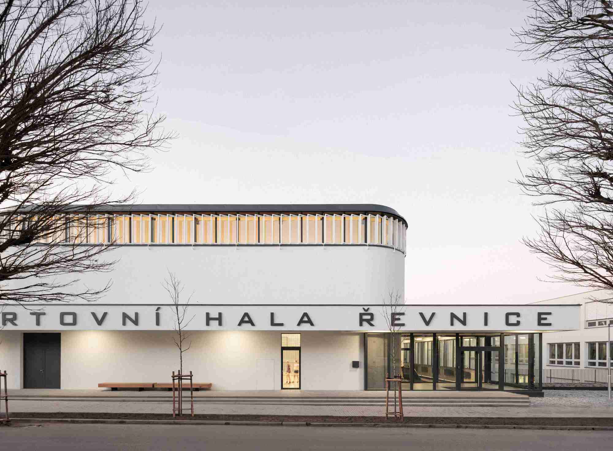 ورزشگاه Sports Hall Řevnice طراحی شده توسط Grido architects