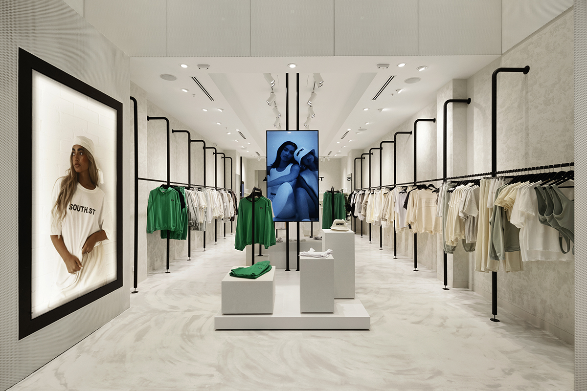 فروشگاه لباس South.St طراحی شده توسط استودیو Grayscale