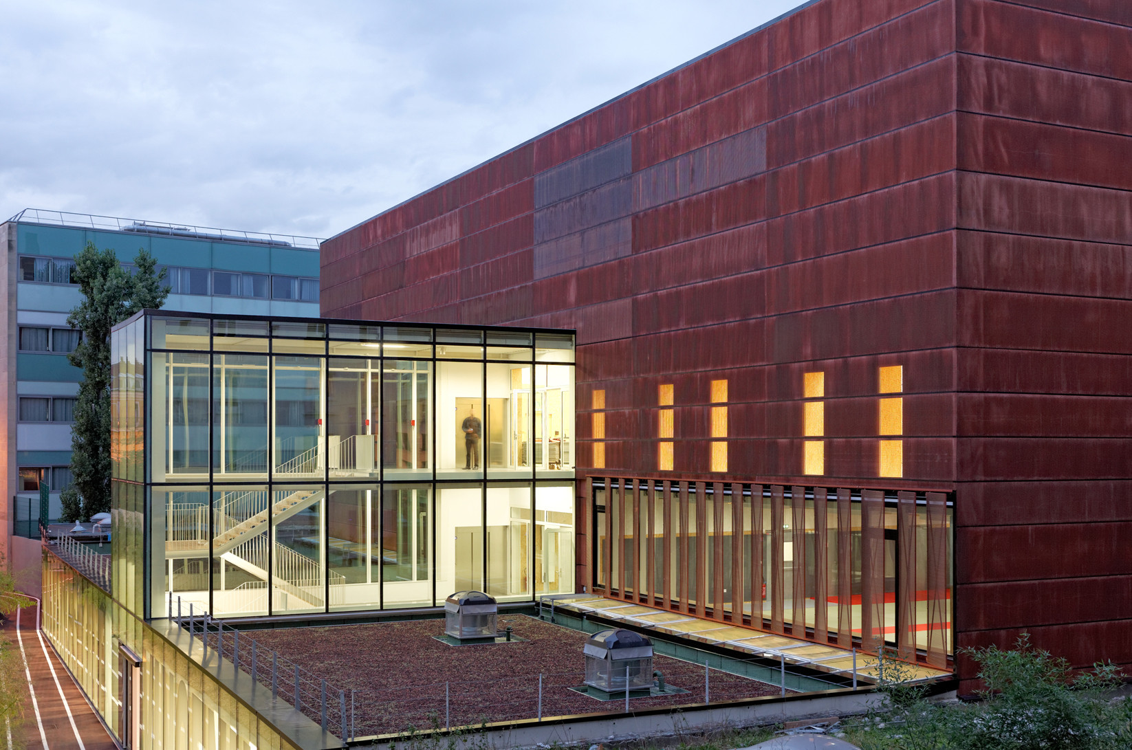 f5f57f7b-adb2-4edc-946a-281642197942