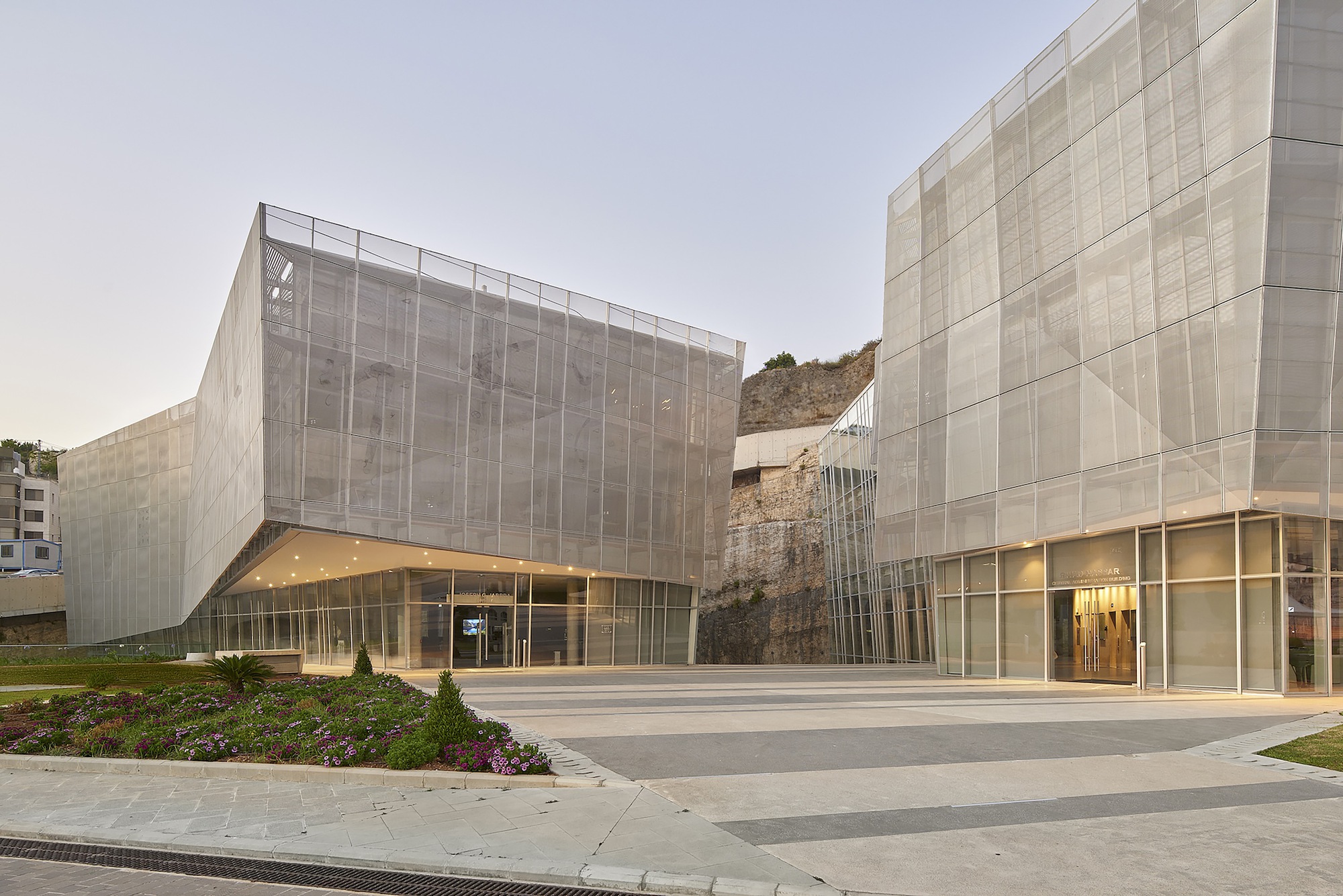 348ad353-ba01-4d58-8de9-3de833e97d9e