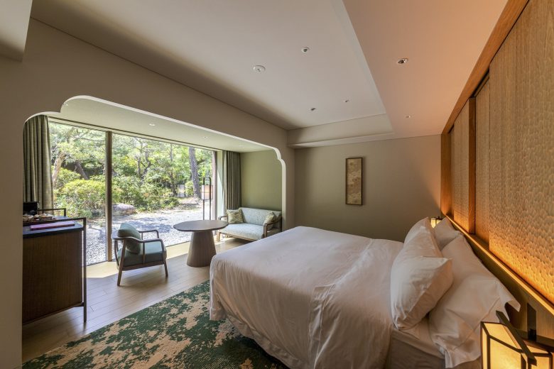 0c9e0b69-03a7-4822-8de1-f5d0ee44b8e1