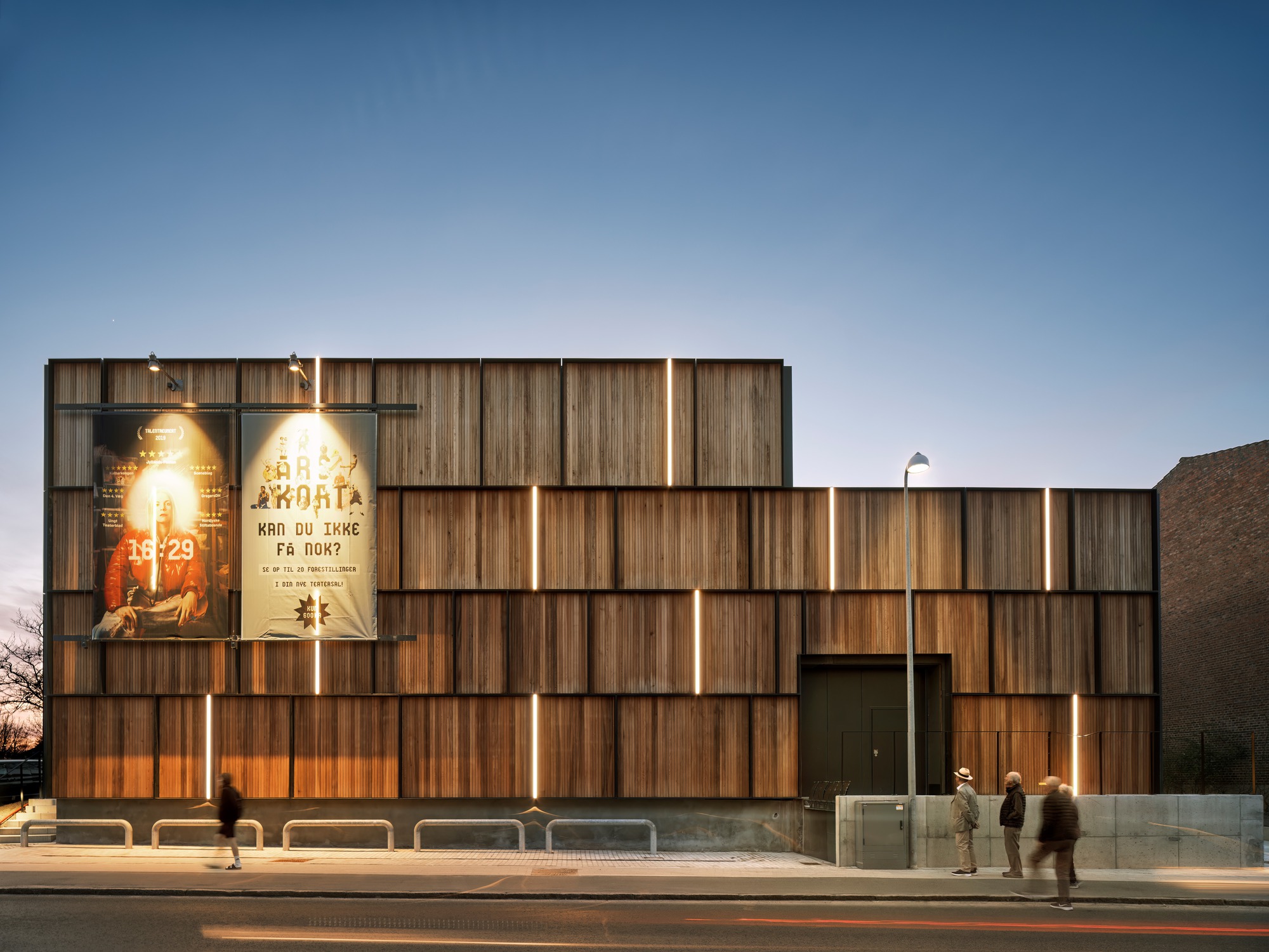 f81c0637-4241-4fda-8253-c326116599ae