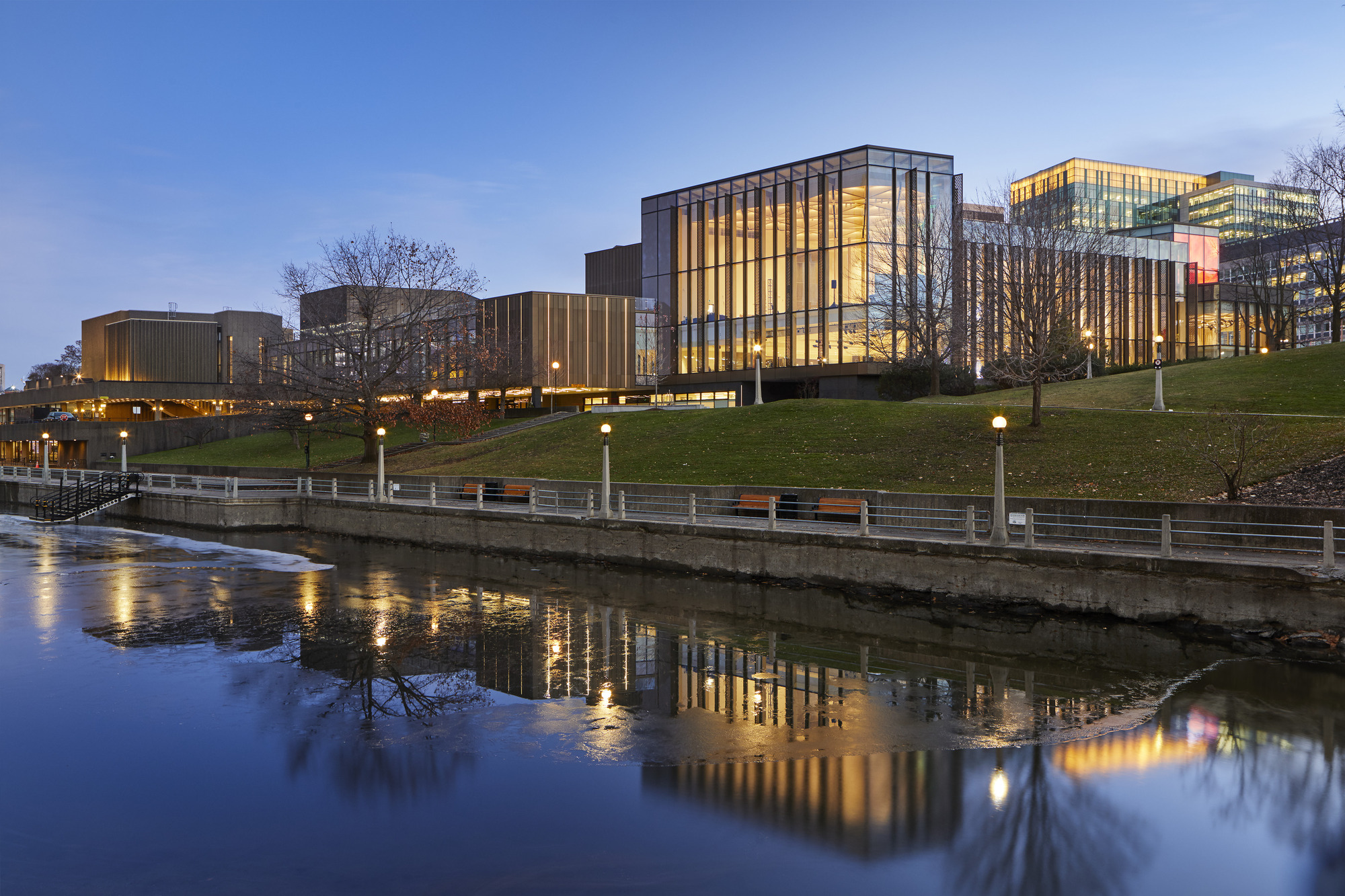 f8024273-ebfa-4093-9247-071de2c38929