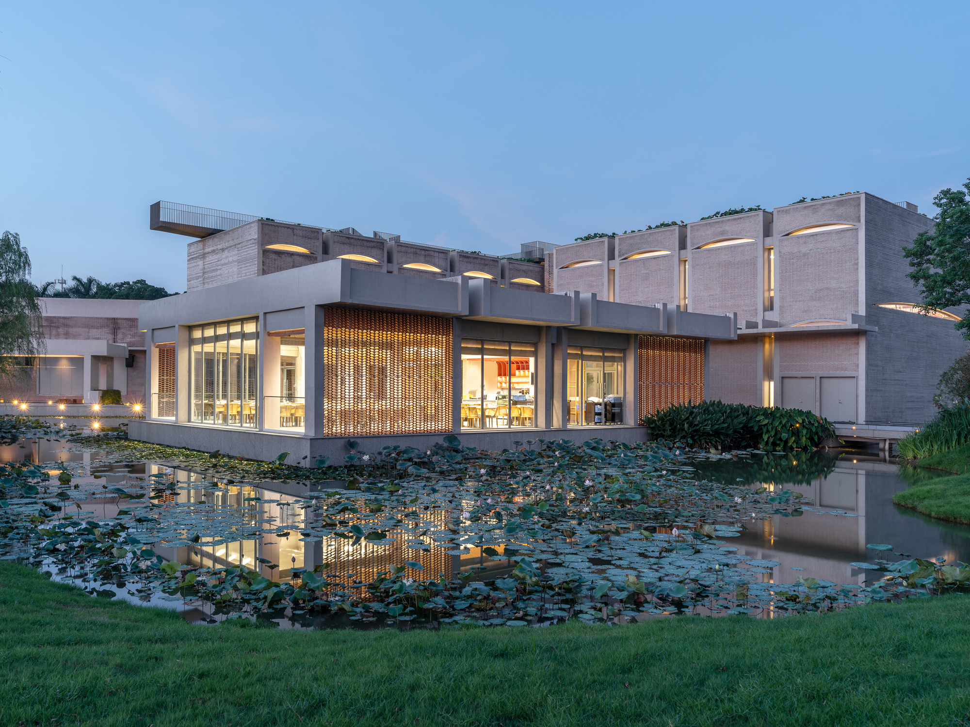 ef120039-bd3e-4613-9048-cdfb2b66edfa