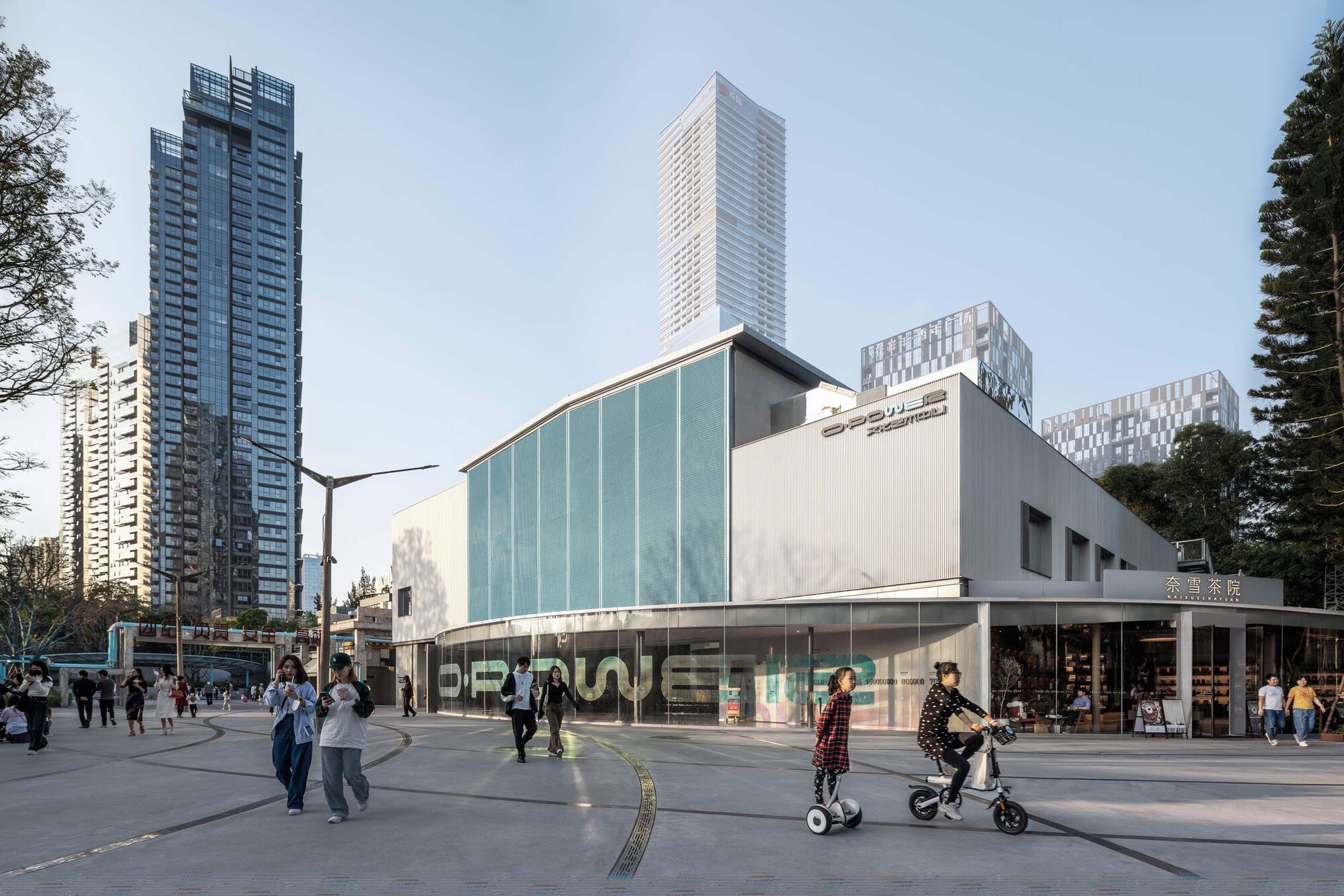 8db12581-6c74-409e-9265-c208051a3a95