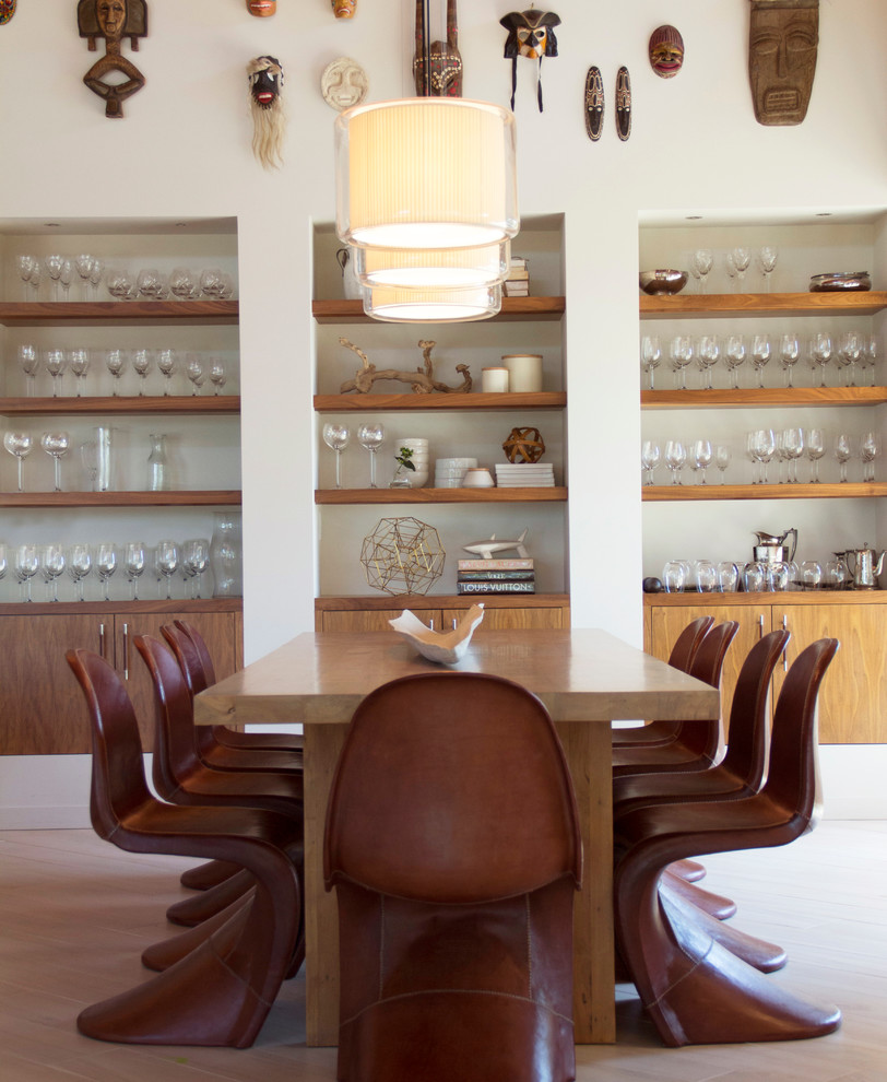 طراحی ناهارخوری با میز چوبی و صندلی جذاب