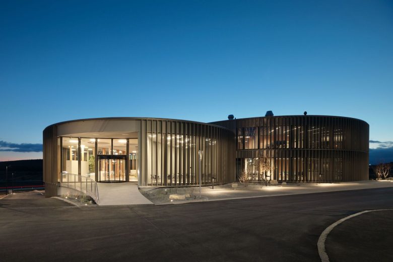 a5a8f563-c32f-44b3-84c7-2c0ddc9348de